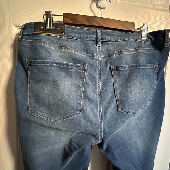 Refuge Women's Plus Size 18 Skin Tight Skinny Denim Jeans Jeggings NWT - Picture 2 of 7